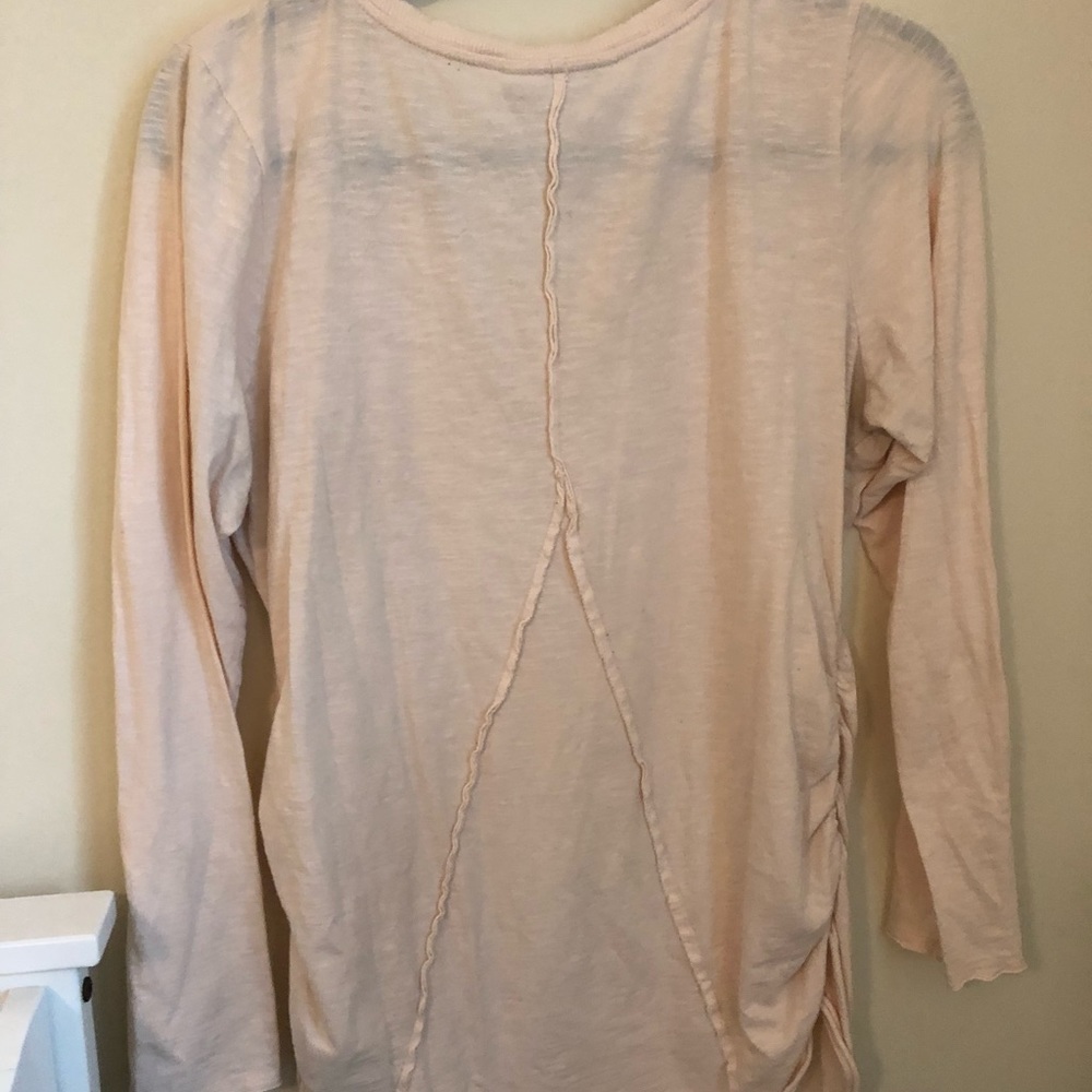 Maternity top 𤰠- Picture 3 of 4